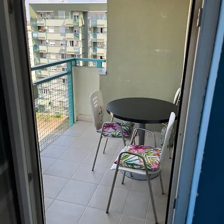 La Casa Stan Na Dan Apartment *